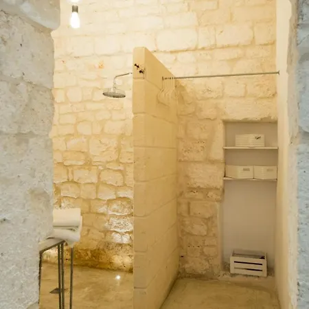 Le Blanche - Luxury Cave Pool
