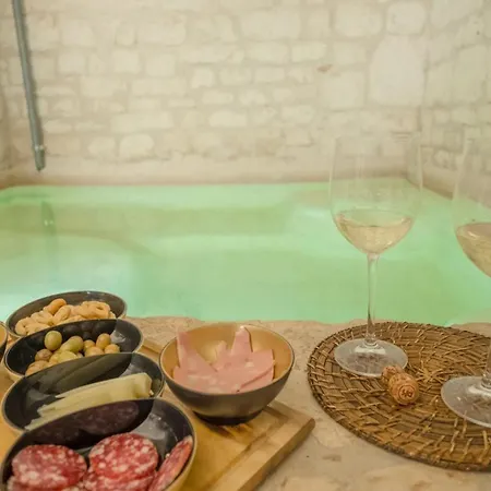 Le Blanche - Luxury Cave Pool *
