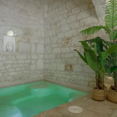 Le Blanche - Luxury Cave Pool
